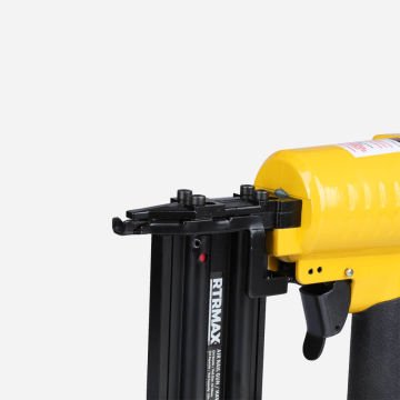 Rtrmax RTM0135 Havalı Çivi Çakma Tabancası 10-50Mm Çantalı