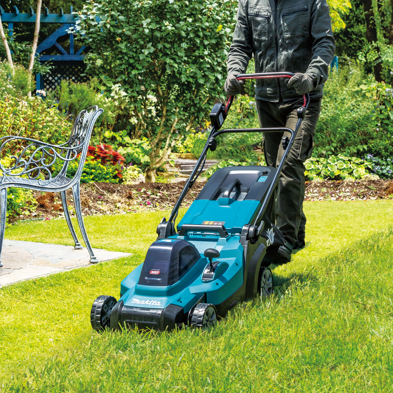 Makita Akülü Çim Biçme 40V