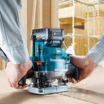 Makita Akülü Freze 40V