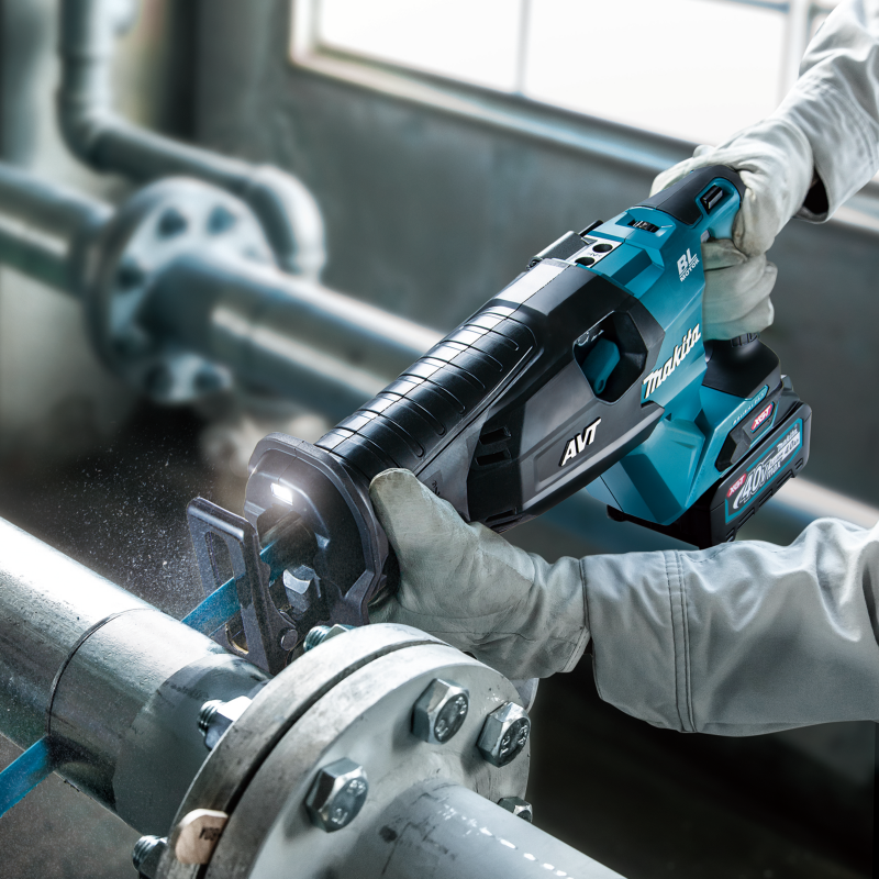 Makita Akülü Kılıç Testere 40V