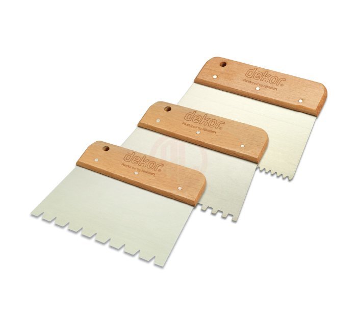 Dekor Hassan Fayans Tarağı Ahşap Saplı Kare Diş 8x8 mm Yay Çeliği 17 Cm