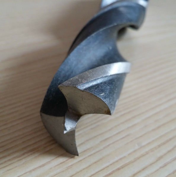 Bosch Ahşap Matkap Ucu Silindir Şaft 28,0x220 mm - 2608597207