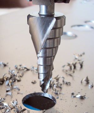 Bosch Spiral Kanallı HSS 9 Kademeli Matkap Ucu Üç Yüzeyli Şaft Ø4-20 mm - 2608597519