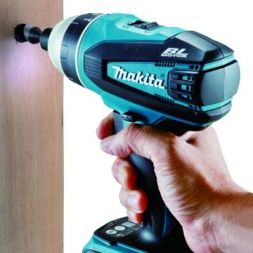 Makita Akülü Darbeli Vidalama Matkabı DTP141RFJ (2 x 3,0 Ah Akü)