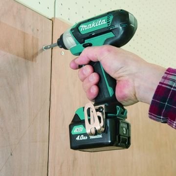 Makita Akülü Darbeli Vidalama Matkabı TD110DWAE (2 x 2,0 Ah Akü)