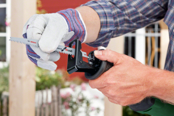 Bosch Panter Testere Makinesi PSA 900 E + Yarım Yuvarlak Eğe Kalın 12 İnç + Kalın Pratik Branda 10 m² + Bosch Panter Testere Bıçağı 300 mm (5 Adet Gıda Kesimine Uygun)
