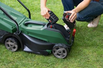 Bosch Akülü Çim Biçme Makinesi CityMower 18V-32-300 (1 x 4,0 Ah Akü) - 06008B9A07